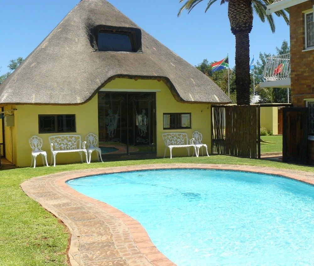 Kimberley Manor Guesthouse Exterior photo